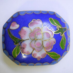 Vintage CLOISONNE Enamel TRINKET / Ring BOX Blue w/ Pink Flowers Hinged Lid 2&quot; L