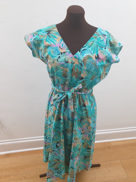Floral 1980s Classic day dress