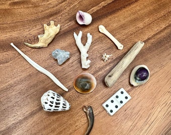 Gaia Bone Throwing Set