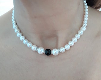 Pearl statement necklace, Wedding jewelry, Bridesmaid necklace, Mother of the bride, Gift for her, Black and white necklace, Bridal choker