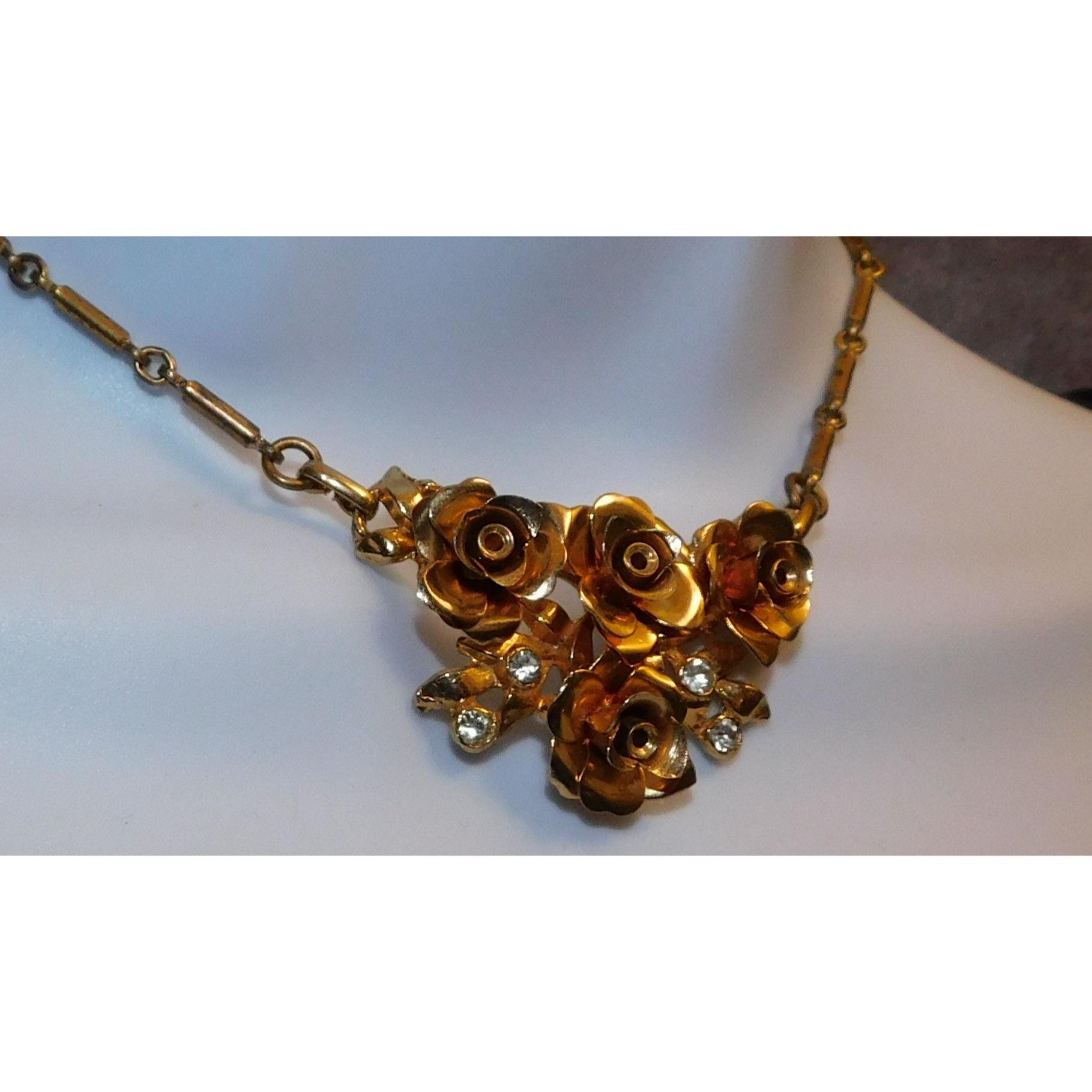 Collier Vintage Avon - Roses En Porcelaine Et Strass Sur Métal Doré - 56cm