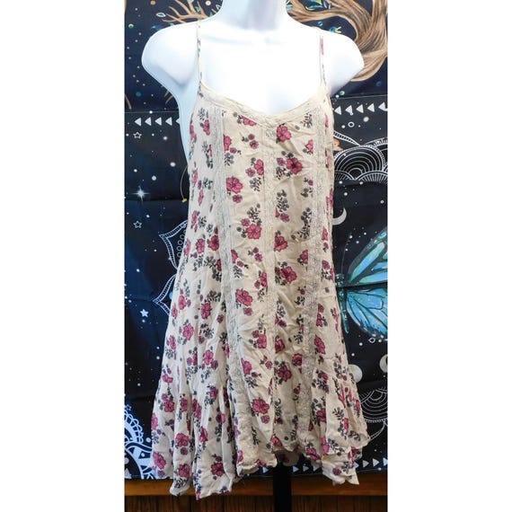 strapless open back dress Red Dress | Blue & Red Cotton Floral Peplum Midi Dress main image 0