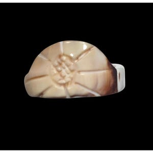 Vintage geschnitzte Creme Muschel Blume Ring Größe 5 3/4