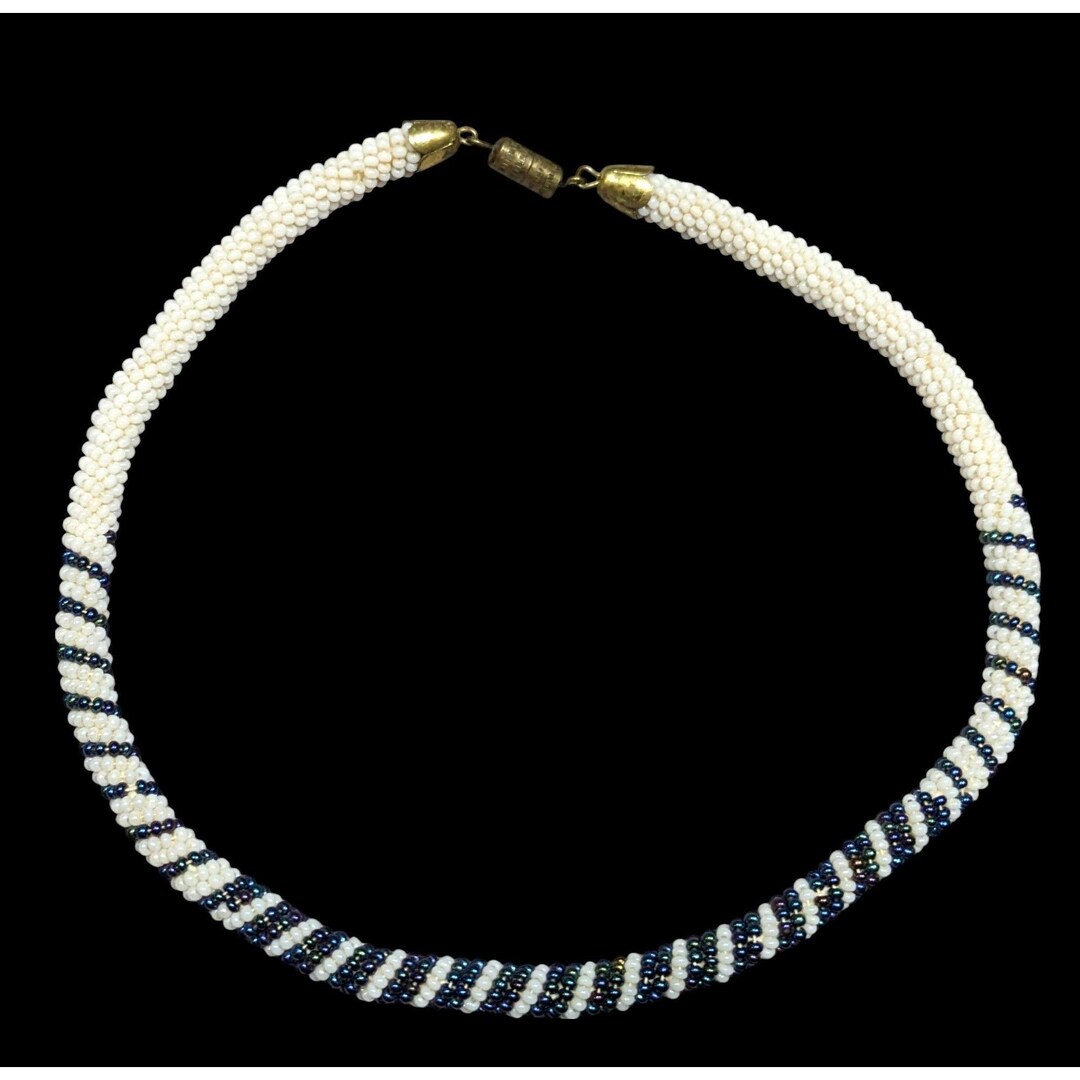 COLLIER TORTUE DE mer en bois d'ormeau incrustation de perles de jade