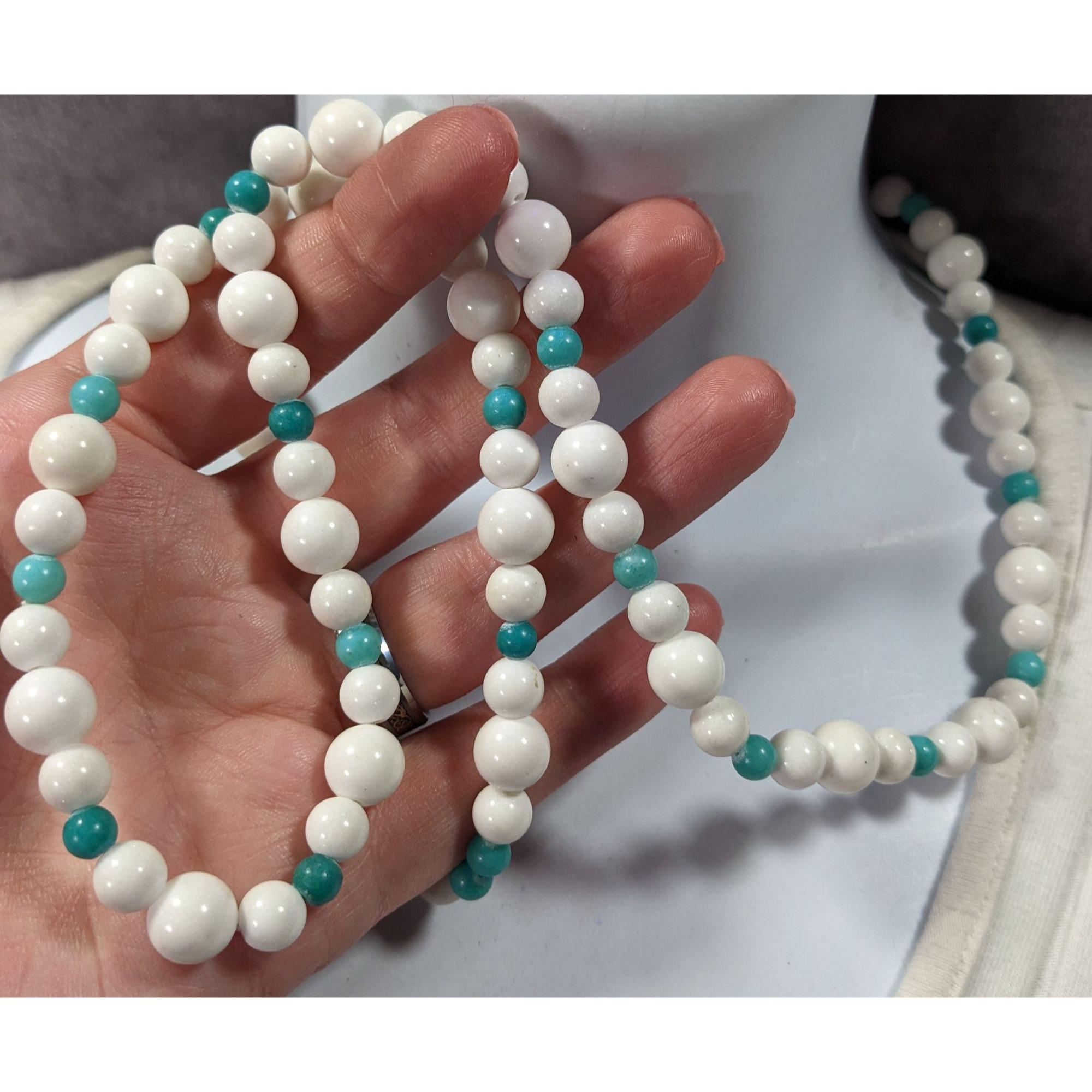 Collier Vintage Perles De Verre Blanches émaillées Multicolores - Bijou Ancien Sans Marque - Occasion