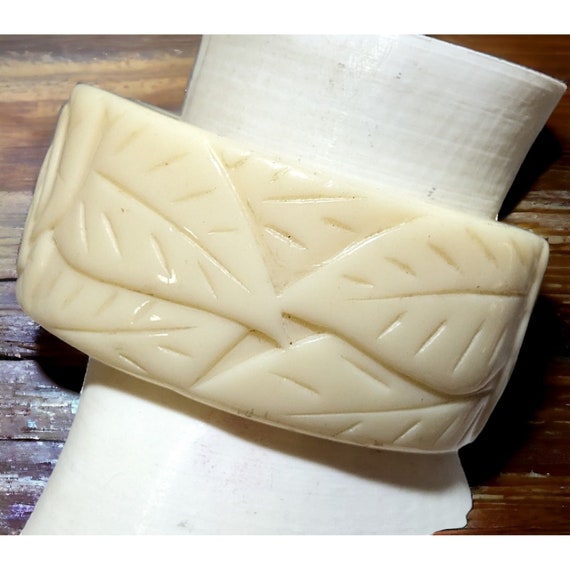 Vintage Cream Rose Carved Bangle Bracelet - image 5