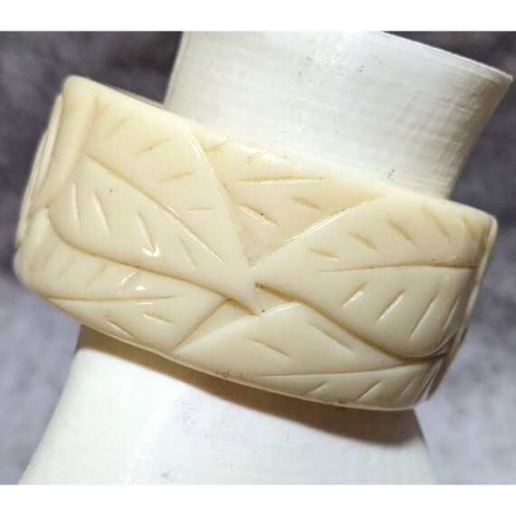 Vintage Cream Rose Carved Bangle Bracelet - image 4