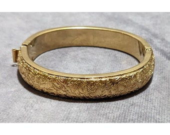 Vintage Monet Puffed Gold Leaf Bracelet