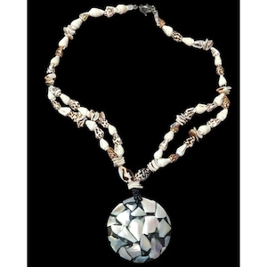 Vintage Shell Inlay Pendant Seashell Beaded Necklace