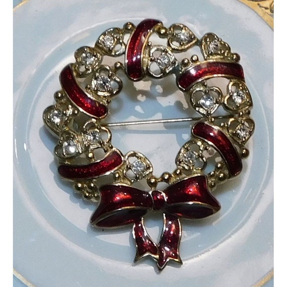 Vintage Hearts And Bows Wreath Brooch - image 1