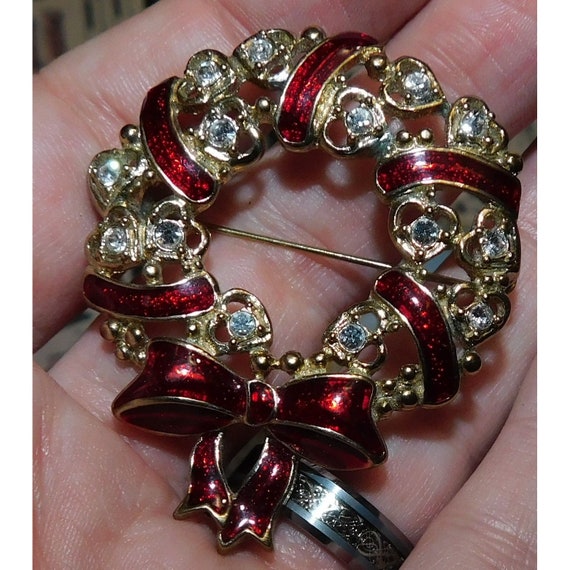Vintage Hearts And Bows Wreath Brooch - image 2