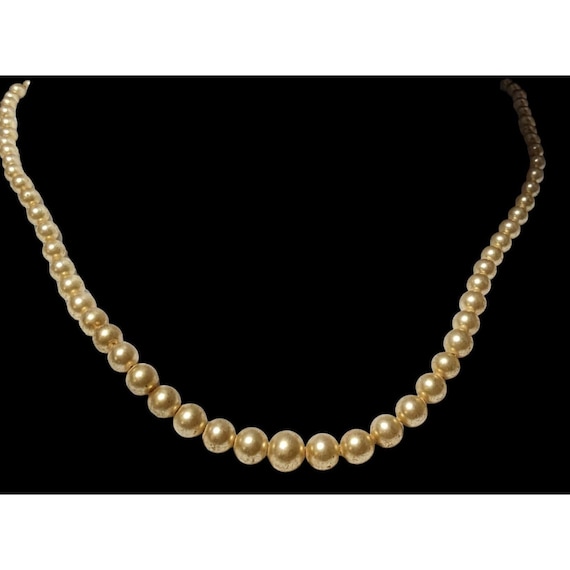 Collier Vintage Perles Et Plaqué Or - Pièce Rare Et élégante - Occasion à Porter Avec Style