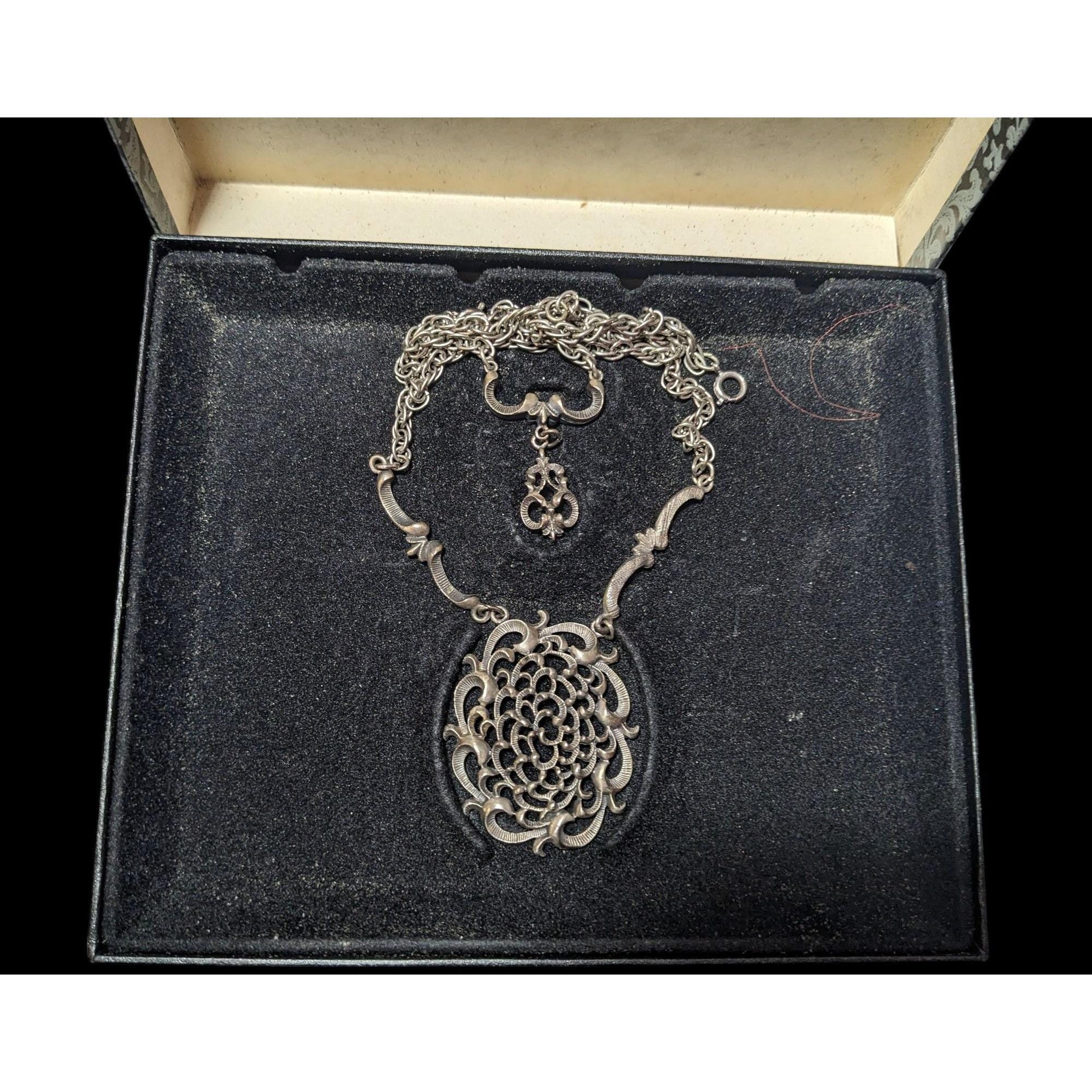 Vintage 70s Amway Spanish Scroll Silver Tone Necklace and