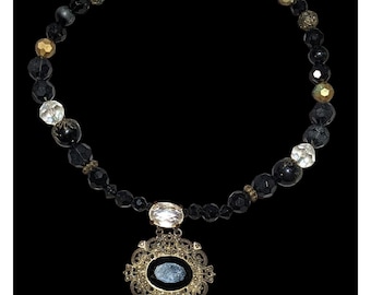 Collar con gemas victorianas vintage reciclado