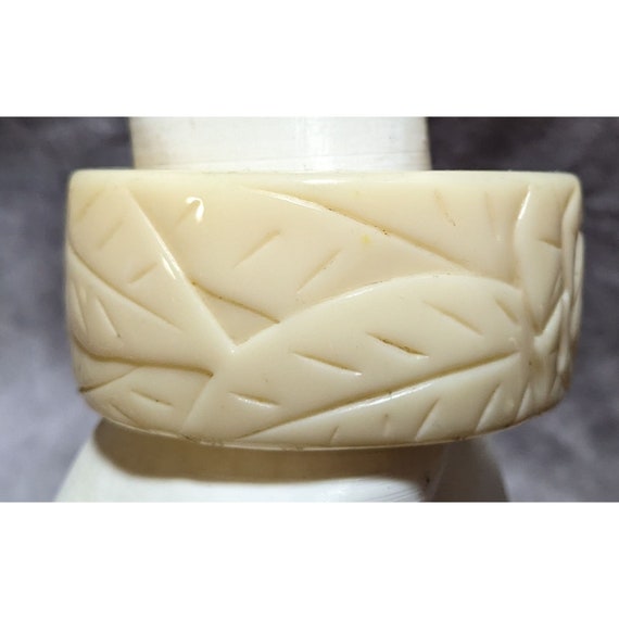 Vintage Cream Rose Carved Bangle Bracelet - image 7