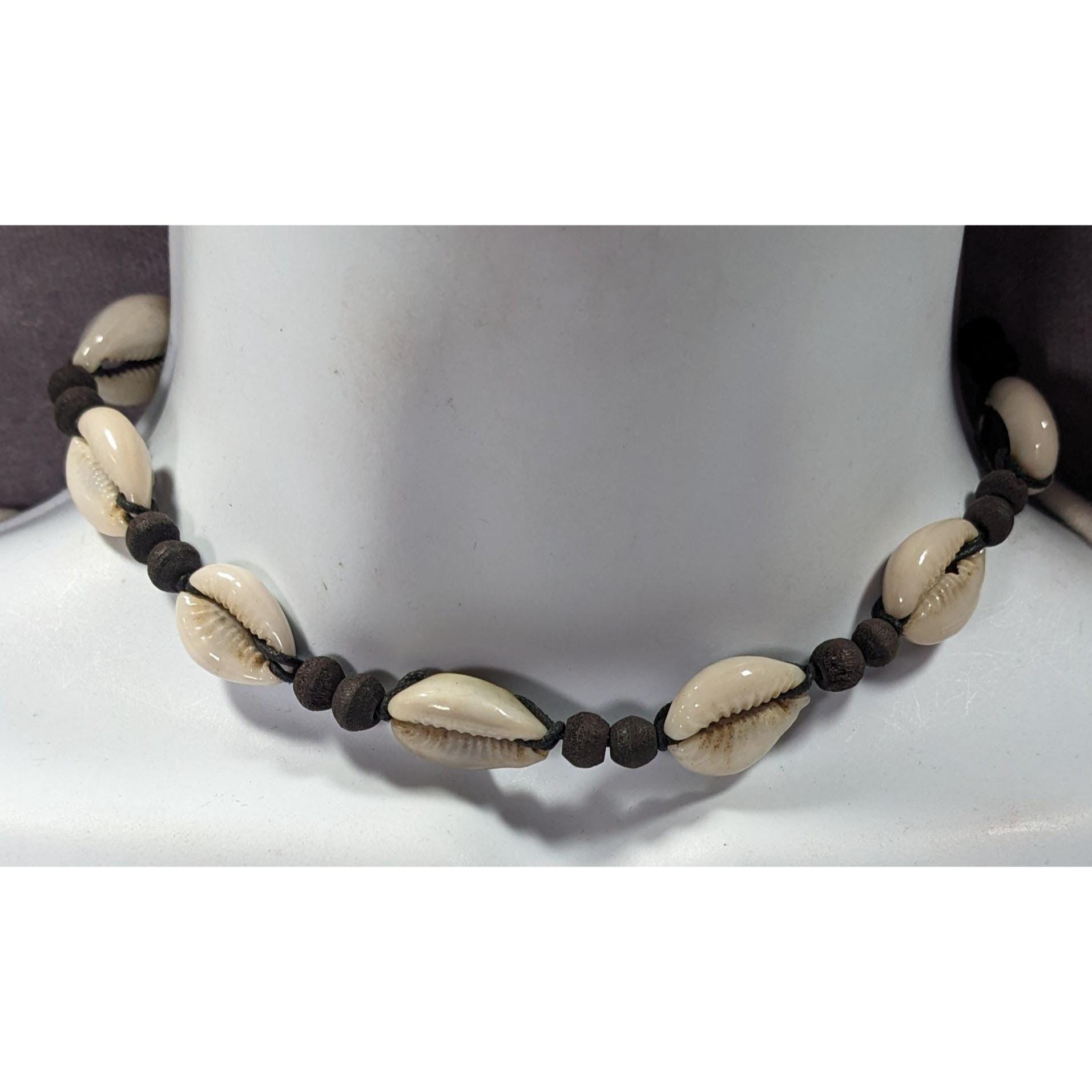 Vintage 60’s tie beaded dance skirt necklace or wall hanging cowrie shell bead Vintage 90s Handmade Cowrie Shell Tie on Necklace - Etsy main image 3