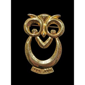 Vintage Nature Inspired Gold Tone Open Owl Brooch