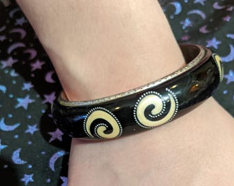 Brighton Jewelry svart och krämfärgad armband