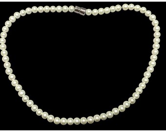 Vintage Faux Pearl Necklace With Magnetic Clasp