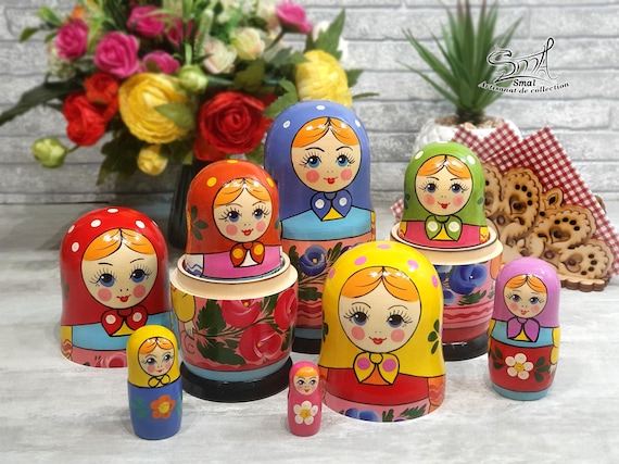 5 Poupées Russes Matriochkas Peintes à La Main – Taille 14 Cm – Artisanal