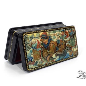 Miniature Russian lacquered jewelry box, handmade casket, inspired by Russian folklore, elegant gift for men and women. Ref:8B6D5