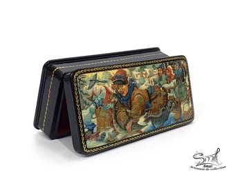 Miniature Russian lacquered jewelry box, handmade casket, inspired by Russian folklore, elegant gift for men and women. Ref:8B6D5