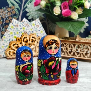 Traditional Matryoshka Maidan Russian Nesting Dolls Semionov. Matriochka Russian Doll Classic Flowers Original Gifts Ref:M3PA