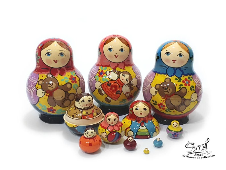 Ensemble complet matriochka russe « Rêves d’Enfance » 10 pièces, 13 cm, toutes les poupées ouvertes, peinture artisanale colorée et décor enfantin