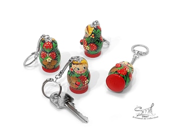 Russian doll keychain Matryoshka key ring Keychain. Matryoshka Russian doll keychain, painted wood. Ref: PCB1KH