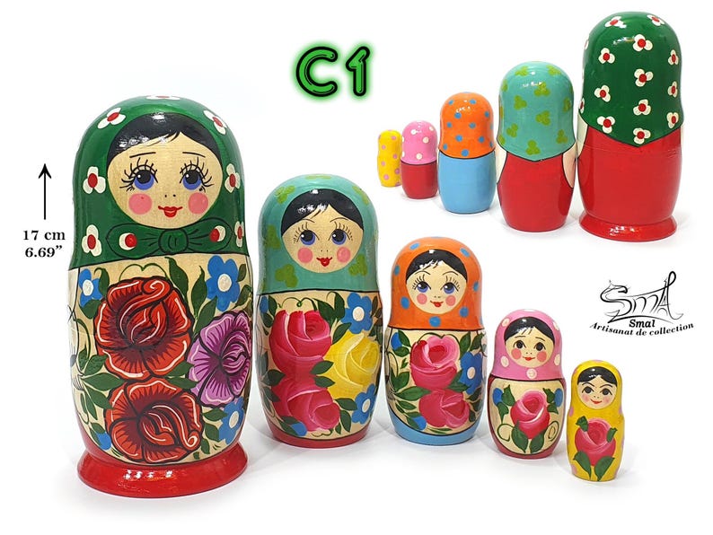 Poupée russe verte artisanale, cadeau typique de Russie