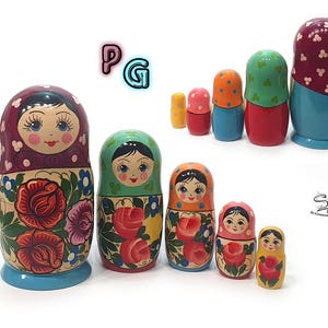 Poupée russe en bois faite main, symbole de la culture slave