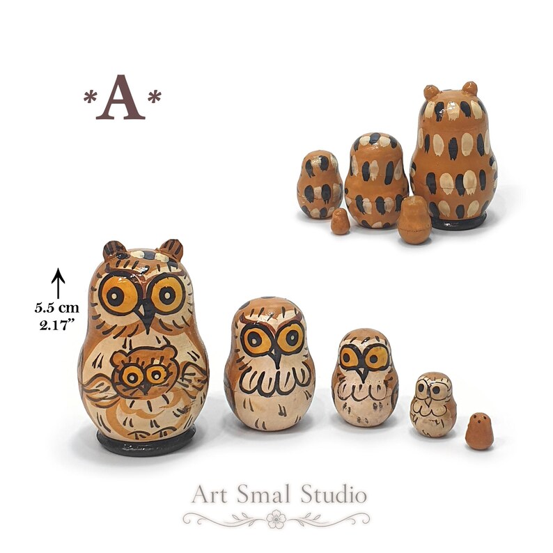 A detailed view of a five-piece owl nesting doll set, showing the graduated Russian matryoshka figures from the largest owl to the tiniest inner doll, with the 5.5 cm height clearly indicated; model A in light brown