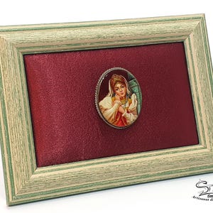 Elegant collectible brooch – Russian lacquer miniature showing a traditional lady, handmade on mother-of-pearl base.