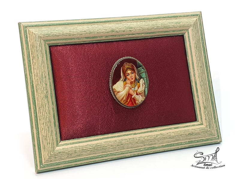 Elegant collectible brooch – Russian lacquer miniature showing a traditional lady, handmade on mother-of-pearl base.