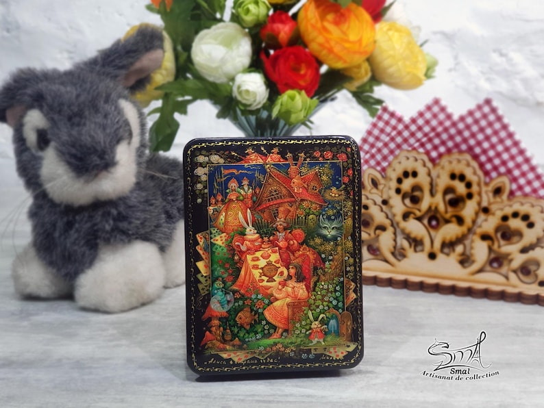 Alice au Pays des Merveilles Boîte à bijoux russe laquée Coffret de collection miniature
