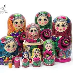 Russian Matryoshka 7-piece hand-painted nesting dolls, traditional Polkhov-Maidan style, gift for collectors. Ref: M7M1S