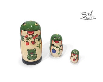 Frog collection Matryoshka Russian nesting doll wooden animals. Matryoshka russian nesting dolls wooden frog collection. Ref:A3PE1