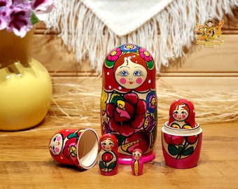 Matriochka Poupée Russe gigogne traditionnelle classique Maidan 5 pièces Rose. Matryoshka Russian Nesting Dolls 5 pieces. Réf:M5M1MA