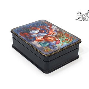 Boîte russe laquée en papier mâché, scène Ivan Tsarévitch et Vassilissa la Belle avec l’Oiseau de Feu, coffret folklorique vernis brillant avec bordure dorée artisanale