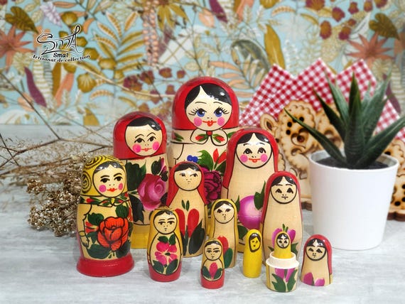 Série De 10 Poupées Russes Matriochkas En Bois - Peintes à La Main - Signées