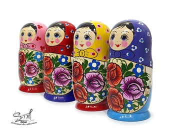 Matroschka Russische Nistpuppe Traditionelle klassische alte Vintage-Blumen. Russische Matroschka-Nistpuppen mit klassischen Blumen. Ref: V5G2A