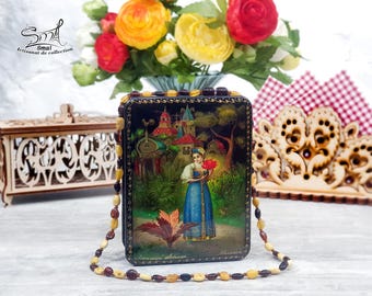 Collectible box, Russian miniature lacquered jewelry box, handmade, gold hand painting, Palekh style. Ref:8B6D7