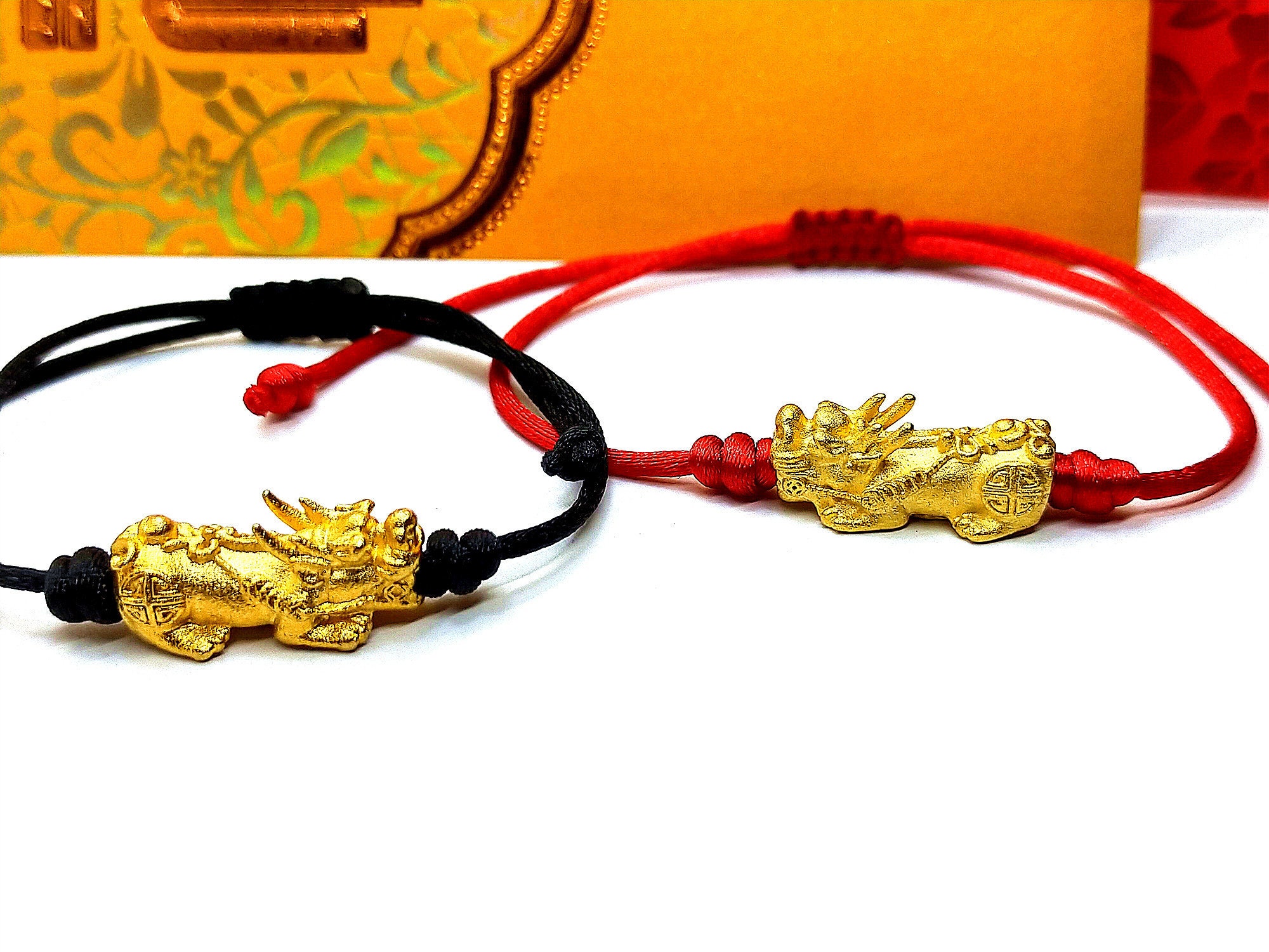 FENGSHUI New Tara Pfau Spiegel – Fengshui Spiegel Mit Rotem Armband, 15,5 X 8,5 Cm