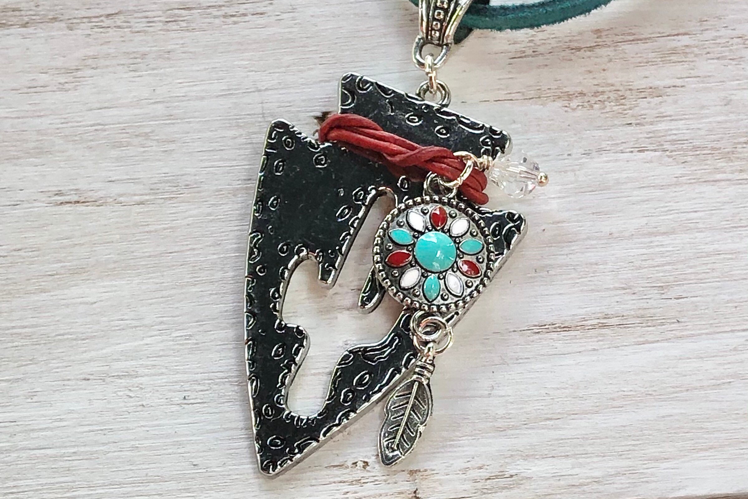 Details about   Arrowhead Beaded Suede Necklace-Boho-Bohemian-Cowgirl-Western 