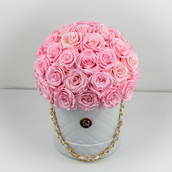 Small fragrant bouquet with gift box/Chanel bouquet/everlasting bouquet/10  large Ecuador roses/lasting flowers