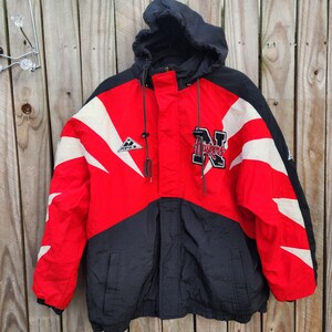 Vintage 90's Apex One Wisconsin Badgers Sharktooth Puffer Jacket