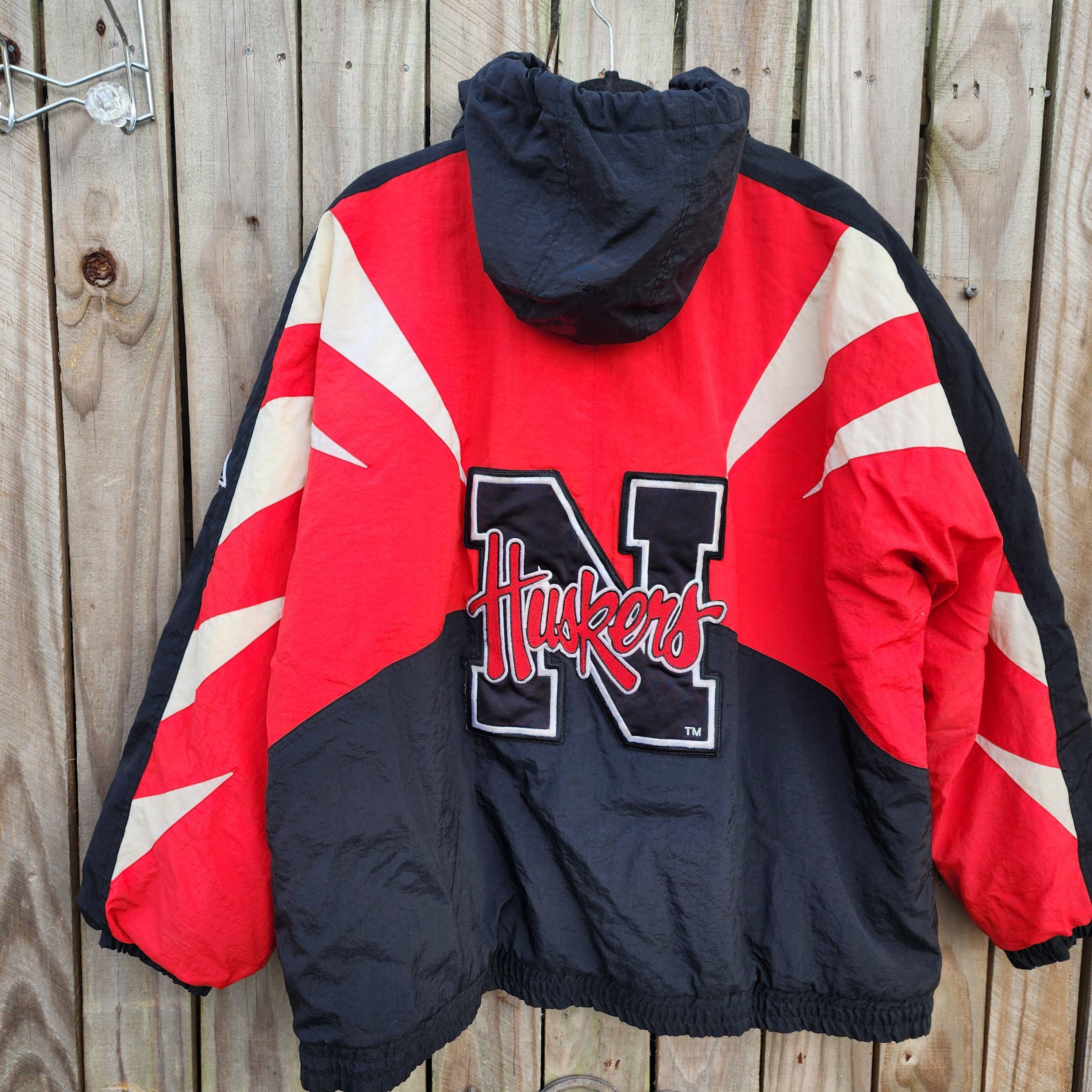 Vintage 90's Apex One Wisconsin Badgers Sharktooth Puffer Jacket