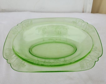 Federal Glass Parrot Green Grill Dinner Plates Vegetable Bowl Cream Sugar Depression Uranium Glass