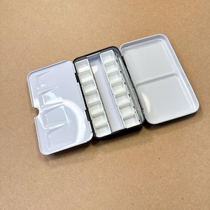 Watercolour palette empty tin box with 14 half pans and pouch - Yana Studio - Watercolour painting studio supply
