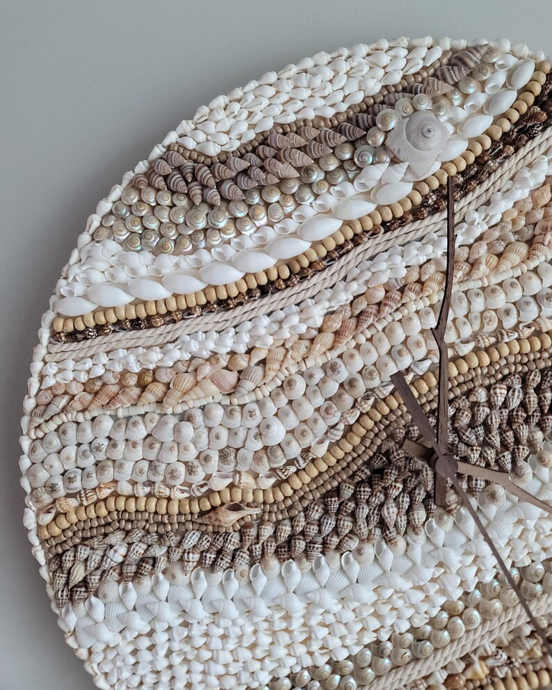 SHELL WALL CLOCK 
